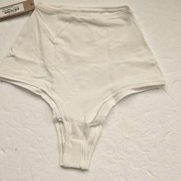 2 pair SKIMS HI CUT PANTY NWT - Picture 7 of 8